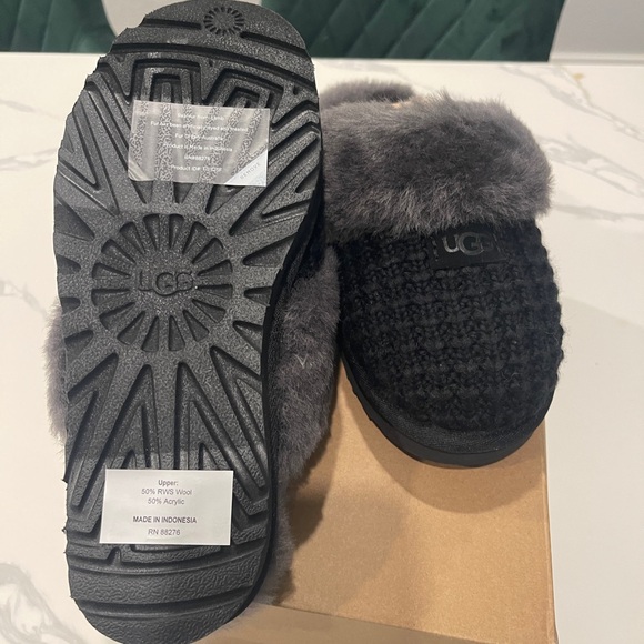 UGG cozy slipper Black size 6 - Picture 6 of 6